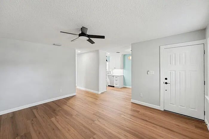 9605 N Edison Ave — Photo 12