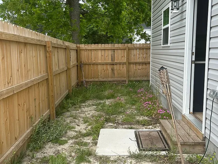 1103 Peartree Rd — Photo 3