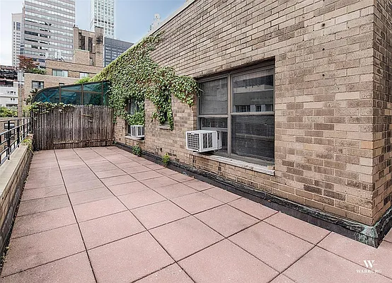 Rented by Warburg | media 7