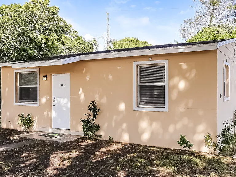 2323 NW 12th Ct — Photo 3