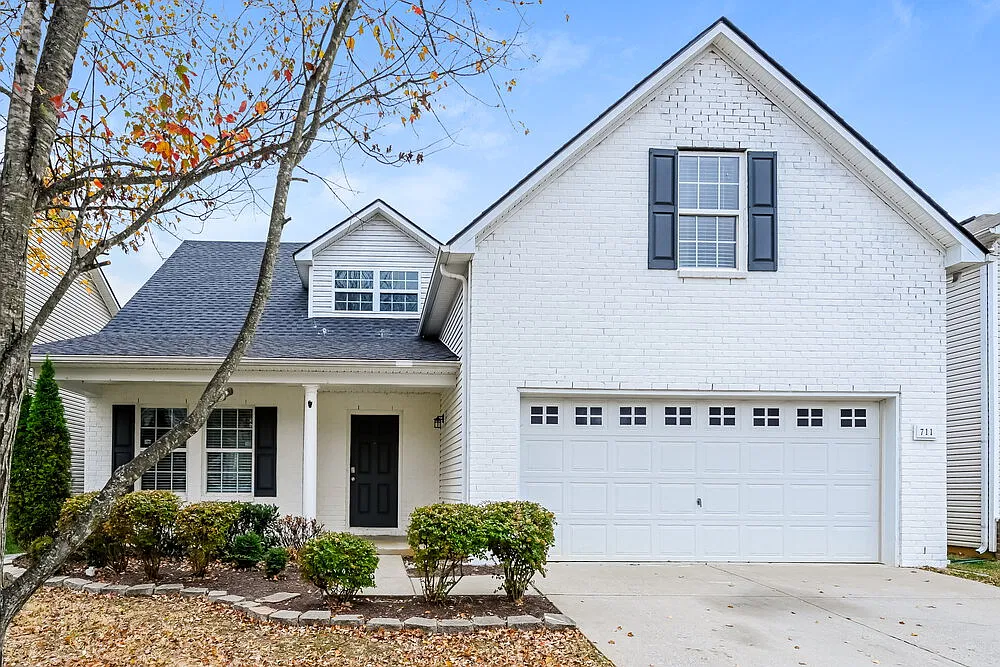 3 bed, 2.5 bath, 2203 sqft, $2,560 — Photo 1