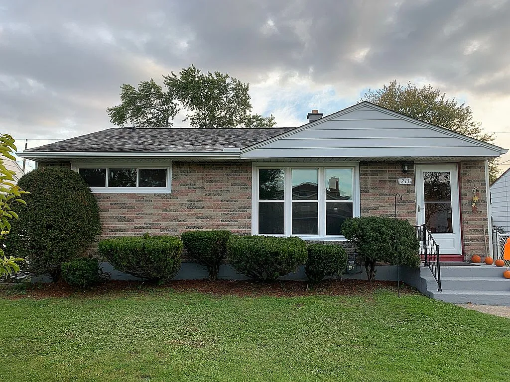 211 Seton Rd photo 1