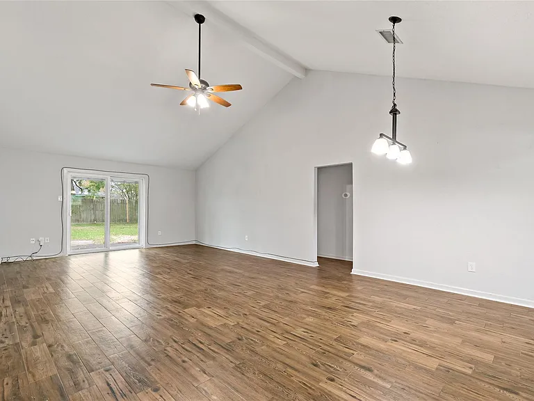 12015 Pompton Dr — Photo 2