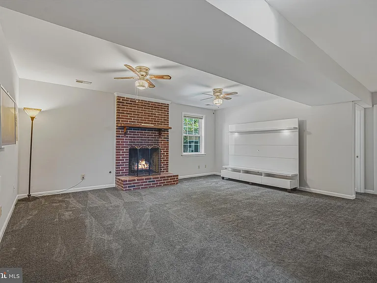 9729 Zimbro Ave — Photo 22