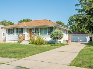 7029 Prairie Ave, Urbandale, IA 50322