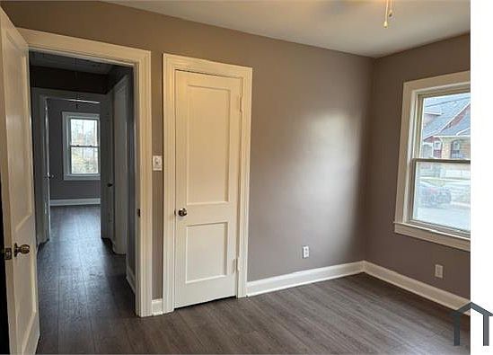 3rd image of 1027 S 40th St