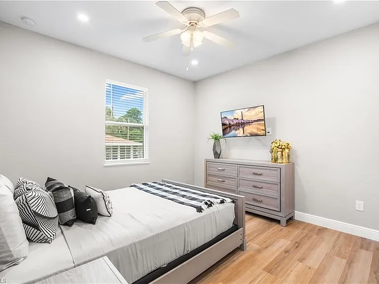 10004 Connecticut St — Photo 19
