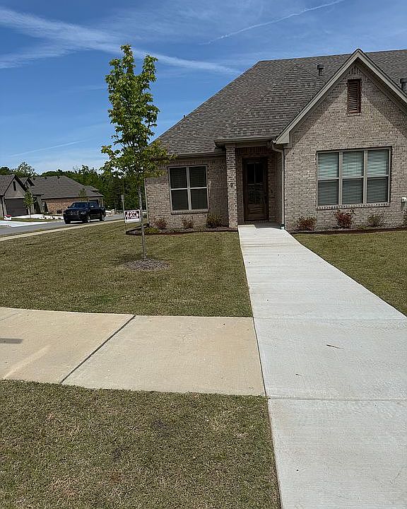 Front of home from sidewalk 