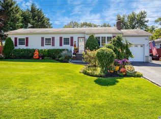 420 Fir Grove Rd, Ronkonkoma, NY 11779