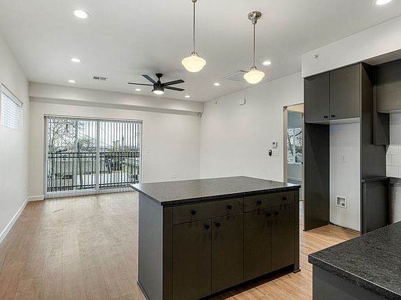 4th image of 1406 S Quincy Ave #D