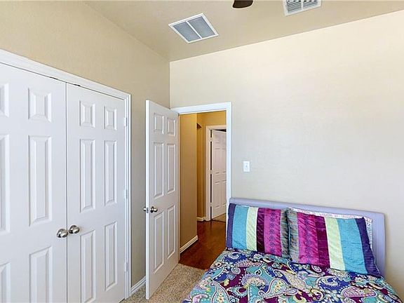 5th image of 320 Highland Fairway Ln