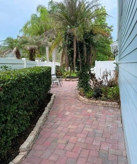 102 Grinnell Pl — Photo 42