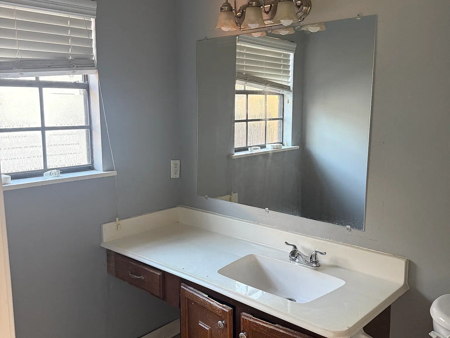 2 bed, 1.5 bath, 1100 sqft, $1,200 — Photo 3