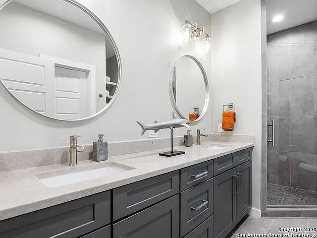 159 Davis Ct #102 — Photo 23