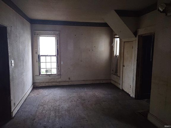 2nd image of 325 Sherman St