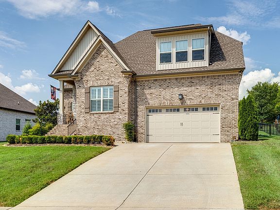3rd image of 323 Hathaway Ln