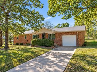 121 Gilbert Dr, Eufaula, OK 74432