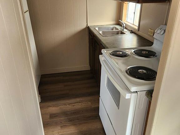 3rd image of 434 Tunnelton St