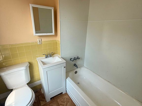 4th image of 459 Penn St APT 6
