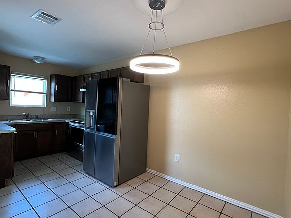 2nd image of 716 N Cooper St #2