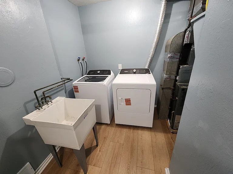 2472 Warren Pkwy — Photo 15