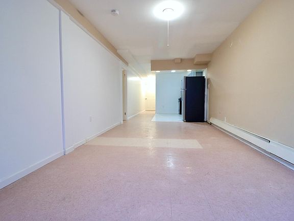 3rd image of 15626 76th St Floor 1