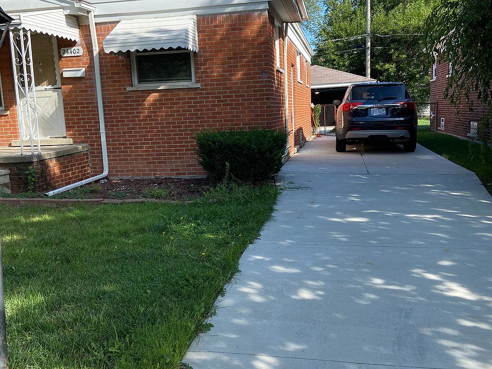1st image of 24402 Currier St
