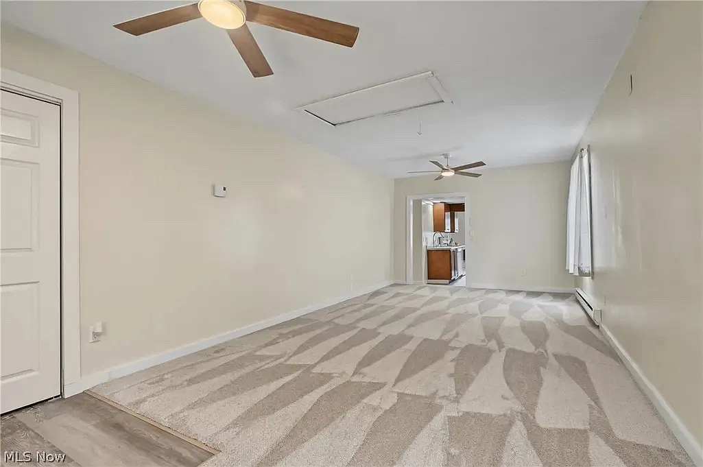 3 bed, 1370 sqft, $2,100 — Photo 4