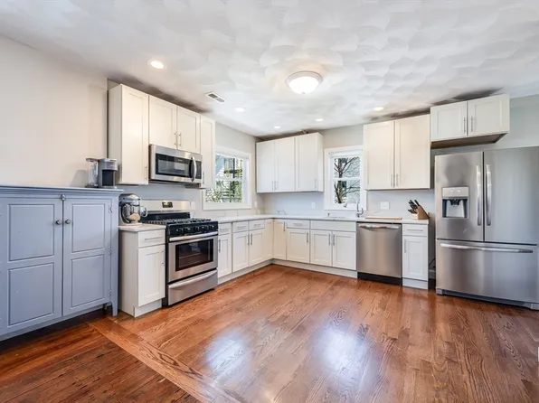 64 Parker St Unit 64, Chelsea, MA 02150
