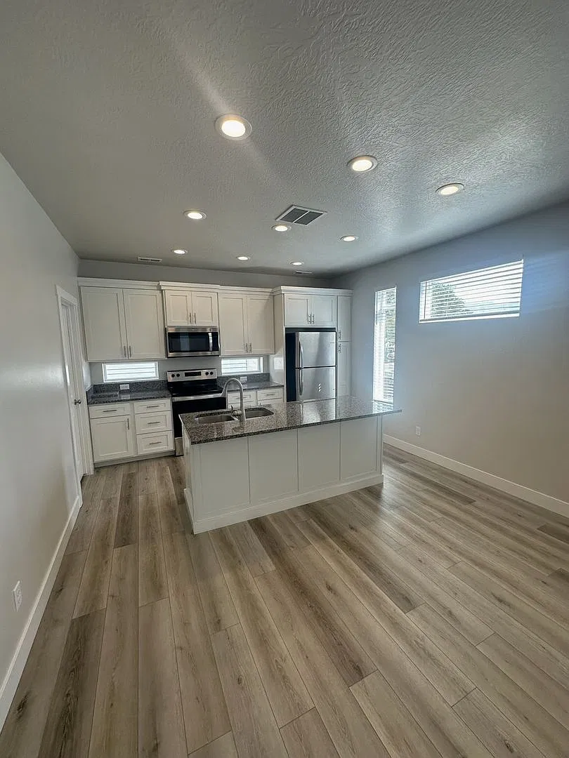 A 2 Bed, 2.5 Bath Deal That's Unboo-Lievable! Clearfield + 2 Weeks Free! — Photo 3