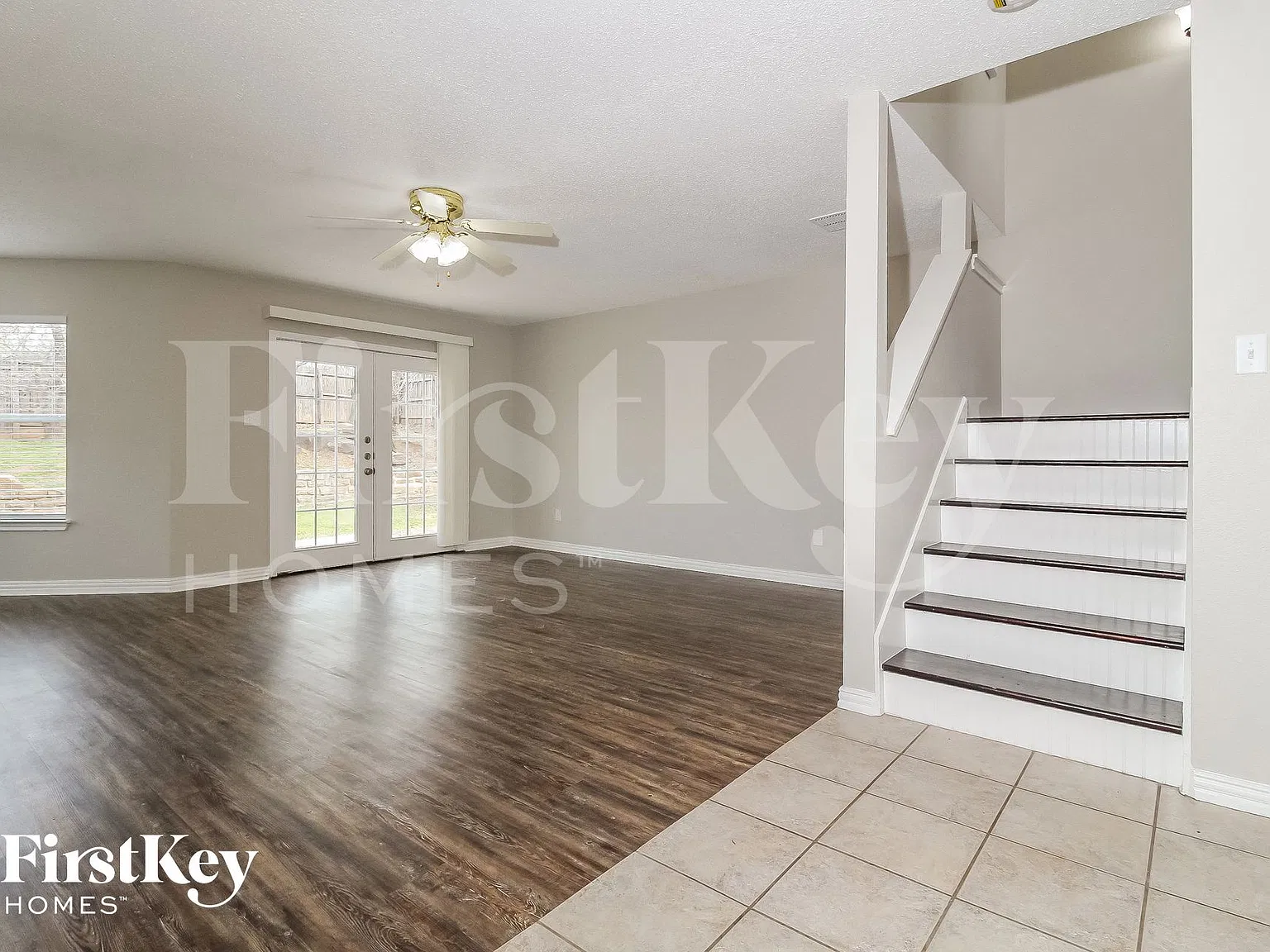 3 bed, 2.5 bath, 1914 sqft, $2,585 — Photo 2