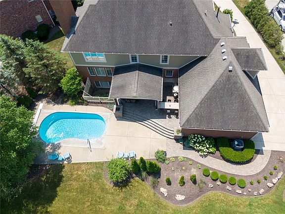 2nd image of 7680 Saint Lawrence Ct