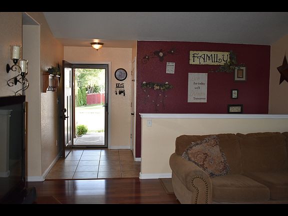 2nd image of 2521 Port St