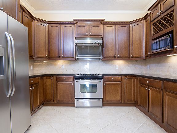 4th image of 12051 Cypress Landing Ave