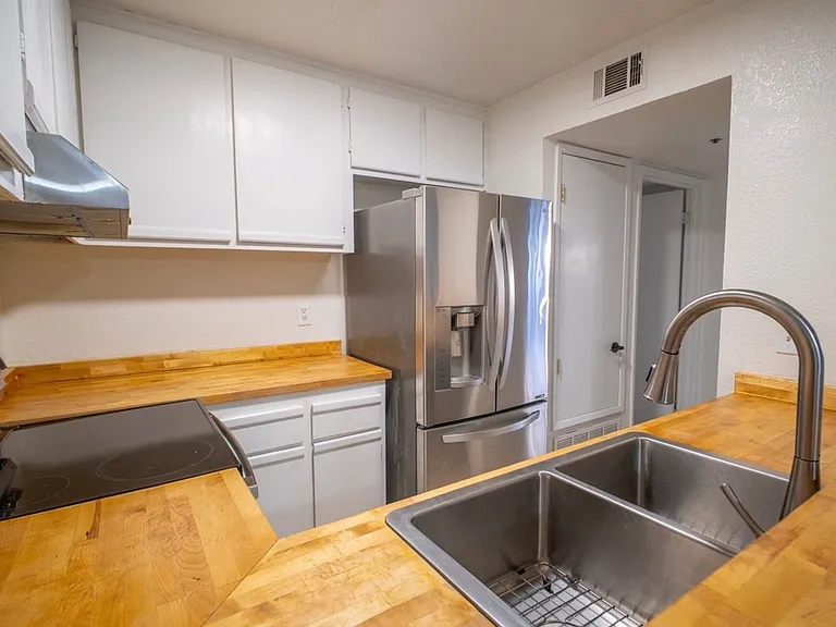 1019 Dornajo Way #160 — Photo 3