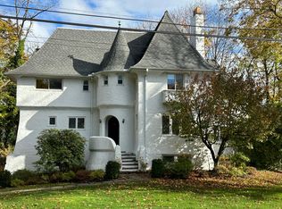 15 Oxford Rd, New Rochelle, NY 10804