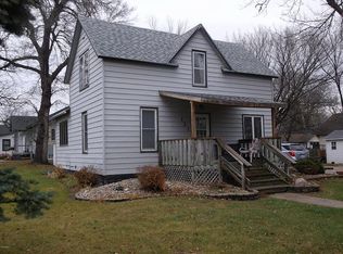 121 7th Ave NW, Watertown, SD 57201