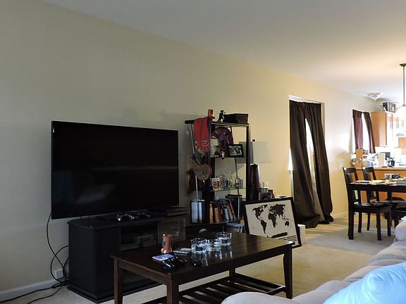 4th image of 28261 Felician St