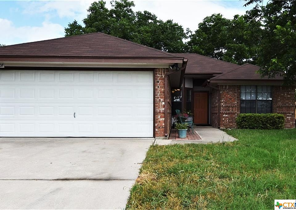 2nd image of 2407 Henry Dr