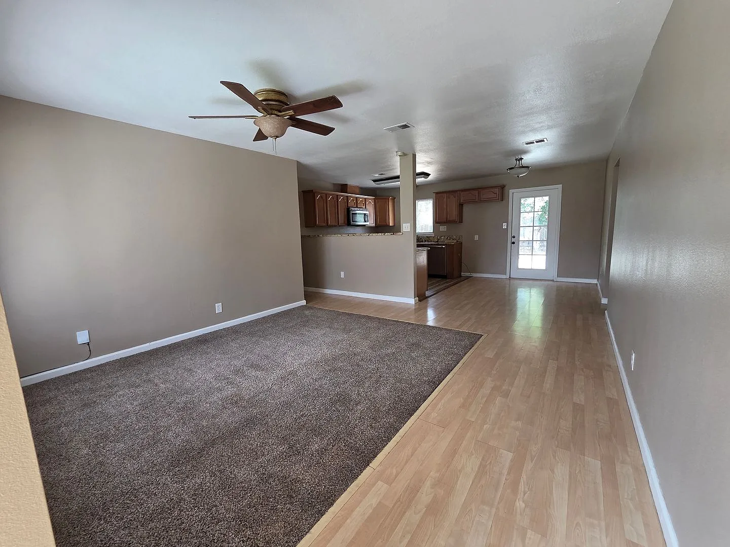 Available Now! 4bx2b House Near Arden Fair Mall & Cal-Expo — Photo 3