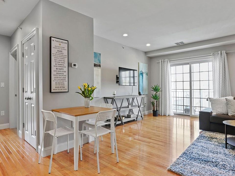 1st image of 328 Copeland St APT 3A