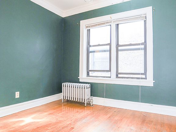 5th image of 2950 N Seeley Ave #1N