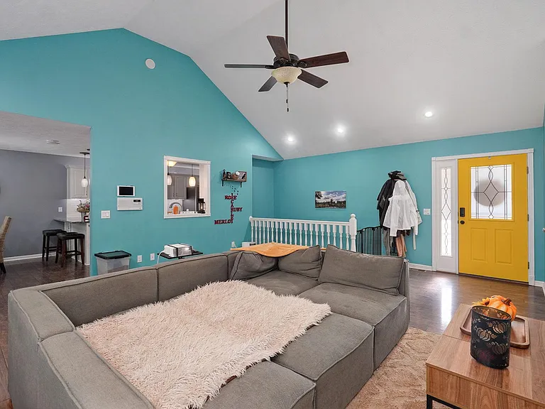 404 E Valley View Rd — Photo 11