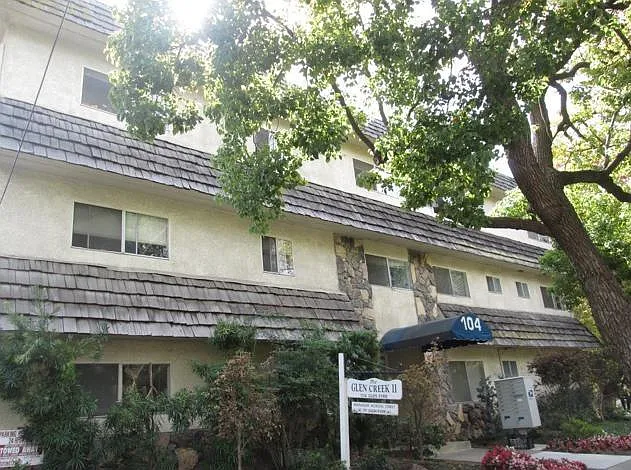 Building Photo - 104 Glen Eyrie Ave