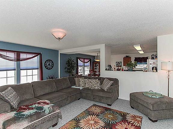 3rd image of 1355 Jasmine Dr