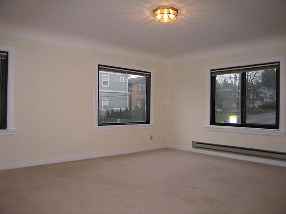 5th image of 2329 10th Ave E APT 201