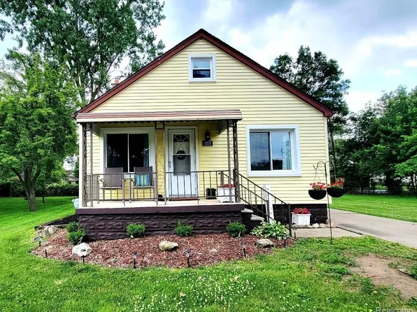 20470 Colman St S, Clinton Township, MI 48035