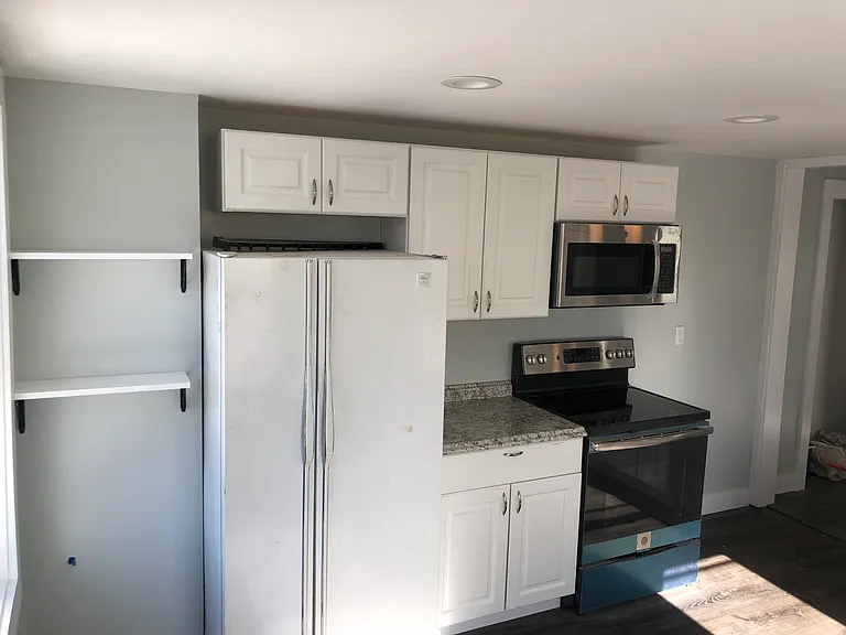 237 Locust St — Photo 3
