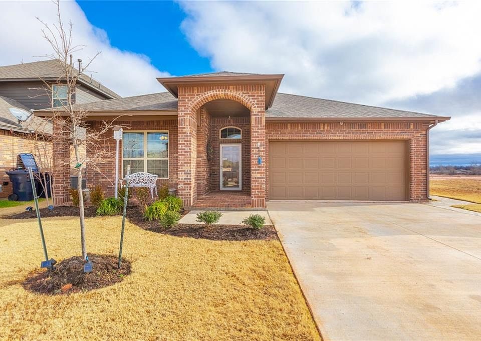 1st image of 3428 Sadie Dr