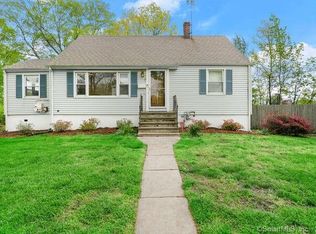 7 Roscoe St, Norwalk, CT 06851